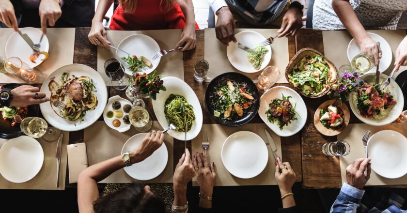 Si all’alimentazione che non esclude nulla. Ecco 10 consigli utili